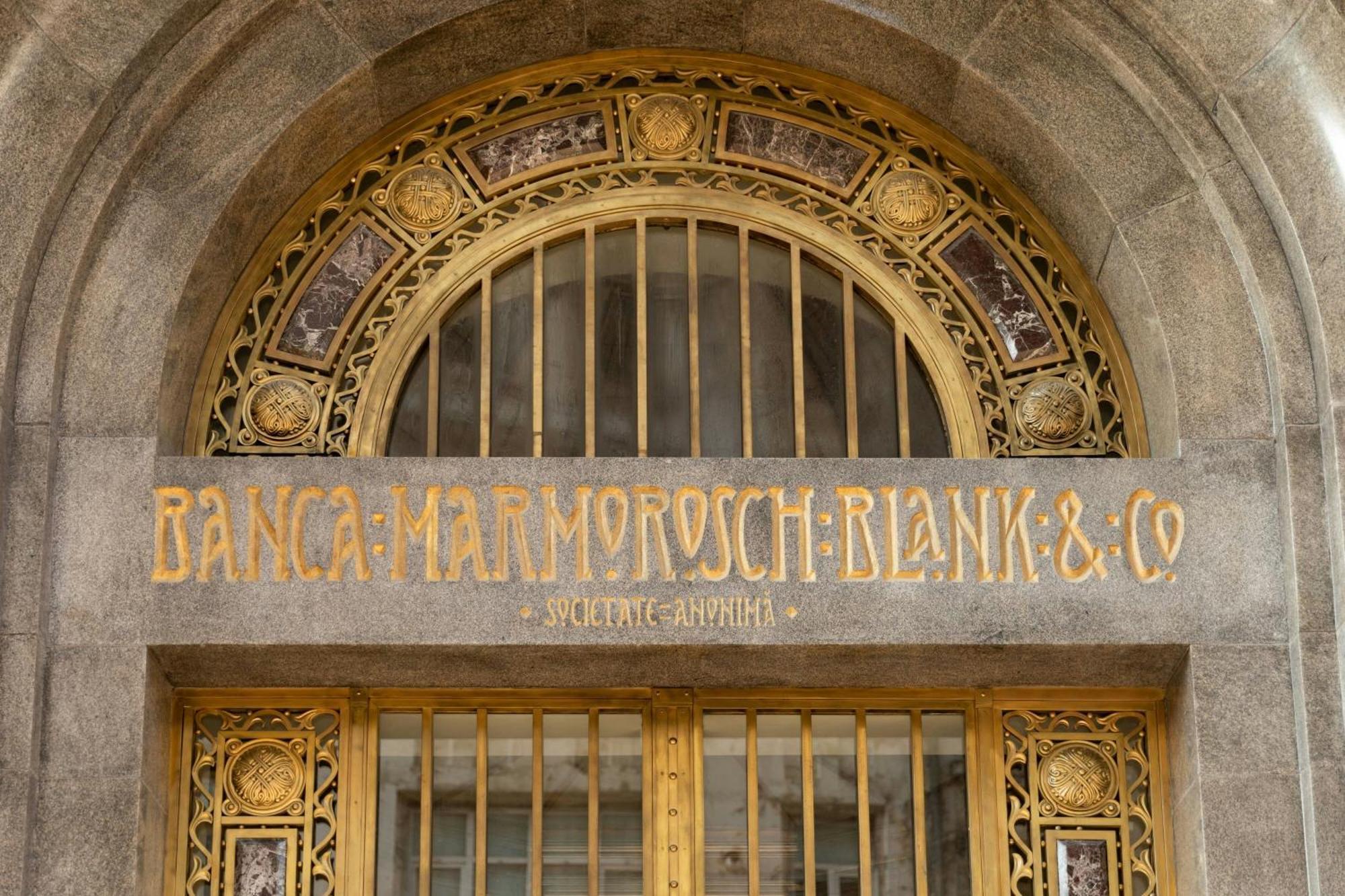 Hotel The Marmorosch Bucharest, Autograph Collection Exteriér fotografie The main entrance of the bank