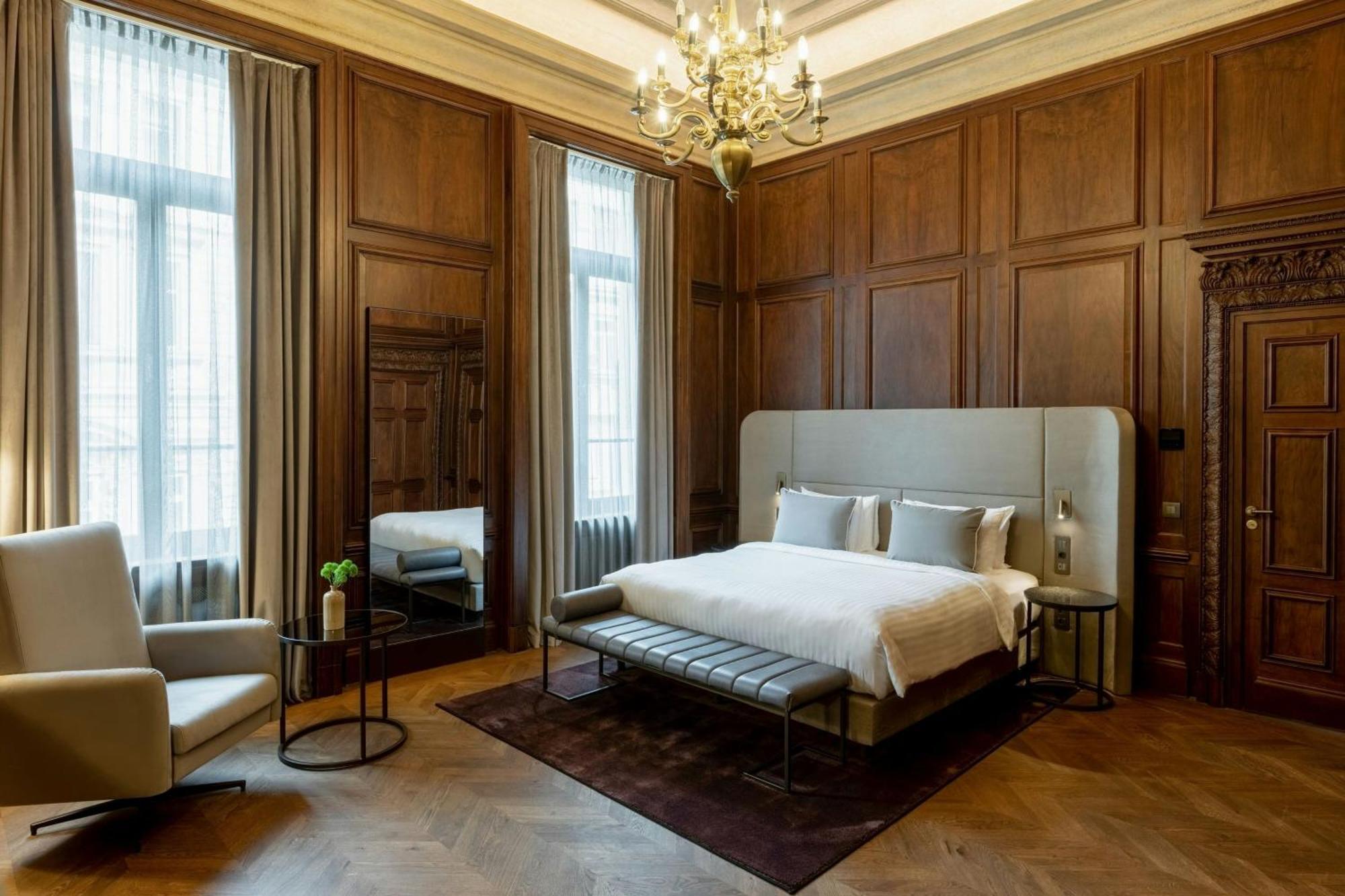 Hotel The Marmorosch Bucharest, Autograph Collection Exteriér fotografie A bedroom at the hotel